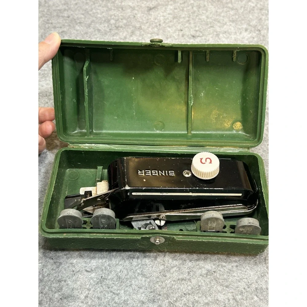 VTG SINGER Zigzag Attachment 160620 in Box & Manual Buttonhole Maker 160506 Lot